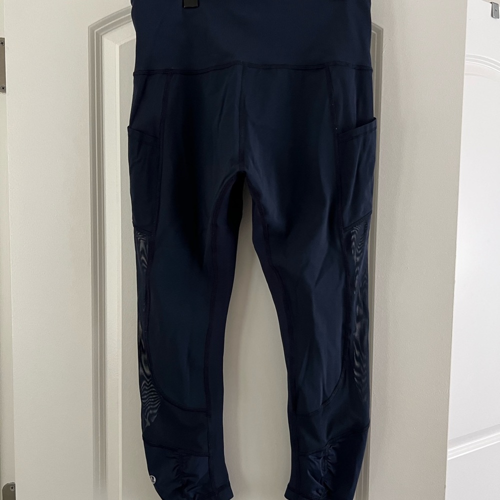 Lululemon crop leggings women’s size 8 gray